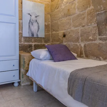 Guest house Levander 1 At Tan-neputi By Solea